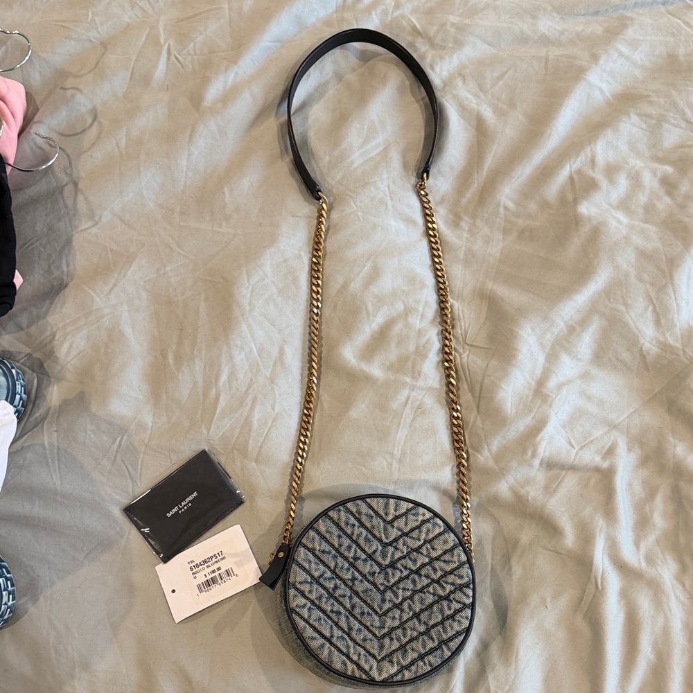 Yves Saint Laurent Black and Gold Chevron Crossbody Bag - Picture 4 of 4